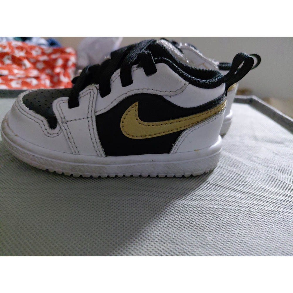 Toddler Nike Air Jordan's White Black Gold Size 5C Shoes Sneakers Pre-Owned EUC